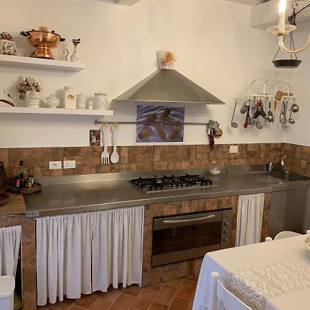 Appartement La Casa Dei Ricordi à Collesalvetti Extérieur photo